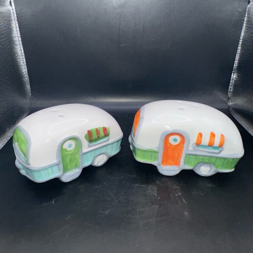 NWT BCL Beachcombers Coastal Life Campers Salt & Pepper Shakers Set
